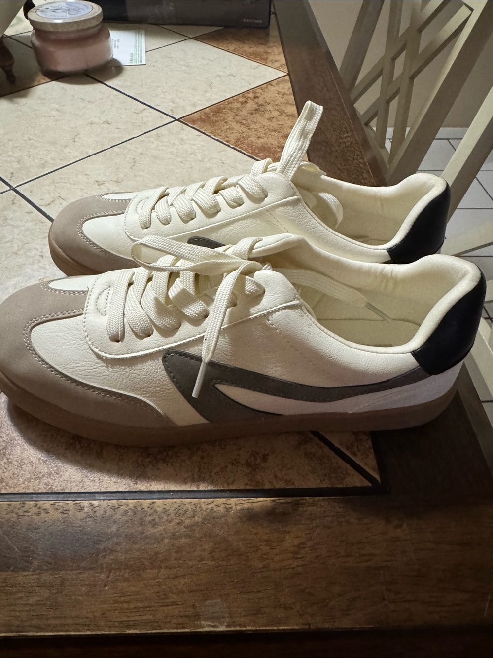 Dolce Vita Cream, Taupe & Black Low-Top Sneakers